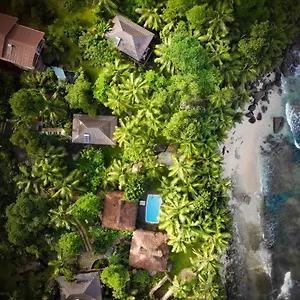 https://domaine-desaubin-luxury-villas.maheislandhotels.com